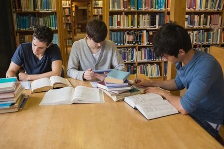 In die Schweiz in die Schule oder zur Uni - Wie geht das? In die Schweiz in die Schule oder zur Uni - Wie geht das?