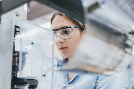 Wie junge ausländische Berufsleute ohne viel Bürokratie in der Schweiz arbeiten können Wie junge ausländische Berufsleute ohne viel Bürokratie in der Schweiz arbeiten können