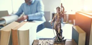 Revision der Schweizerischen Zivilprozessordnung (ZPO): Hintergrund und Überblick